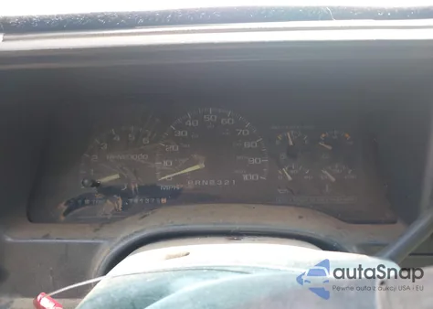 1998 Chevrolet C1500 Fleetside z USA, uszkodzony, nr VIN 2GCEC19R9W1111079